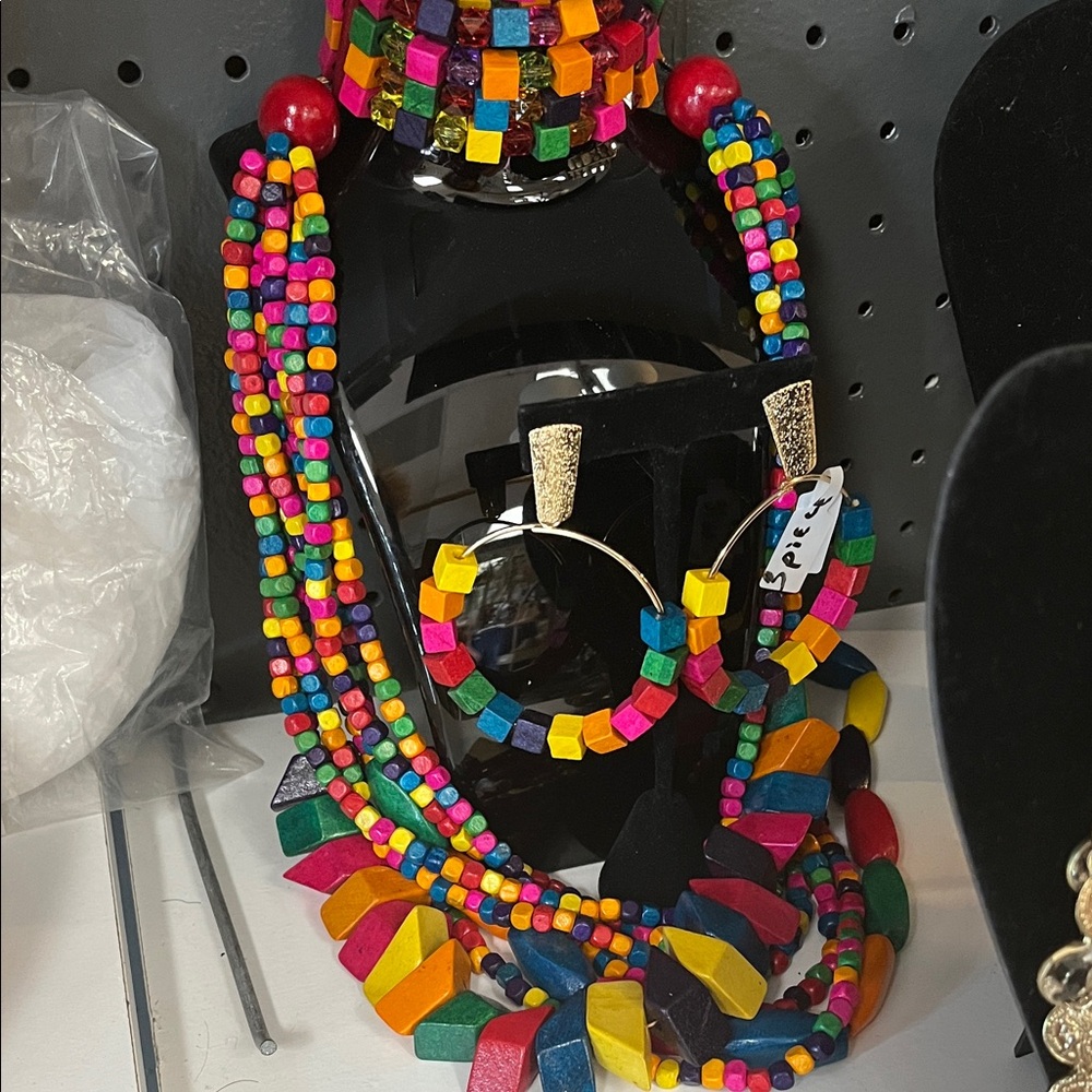 Multicolor Beaded 3 piece Jewelry Set